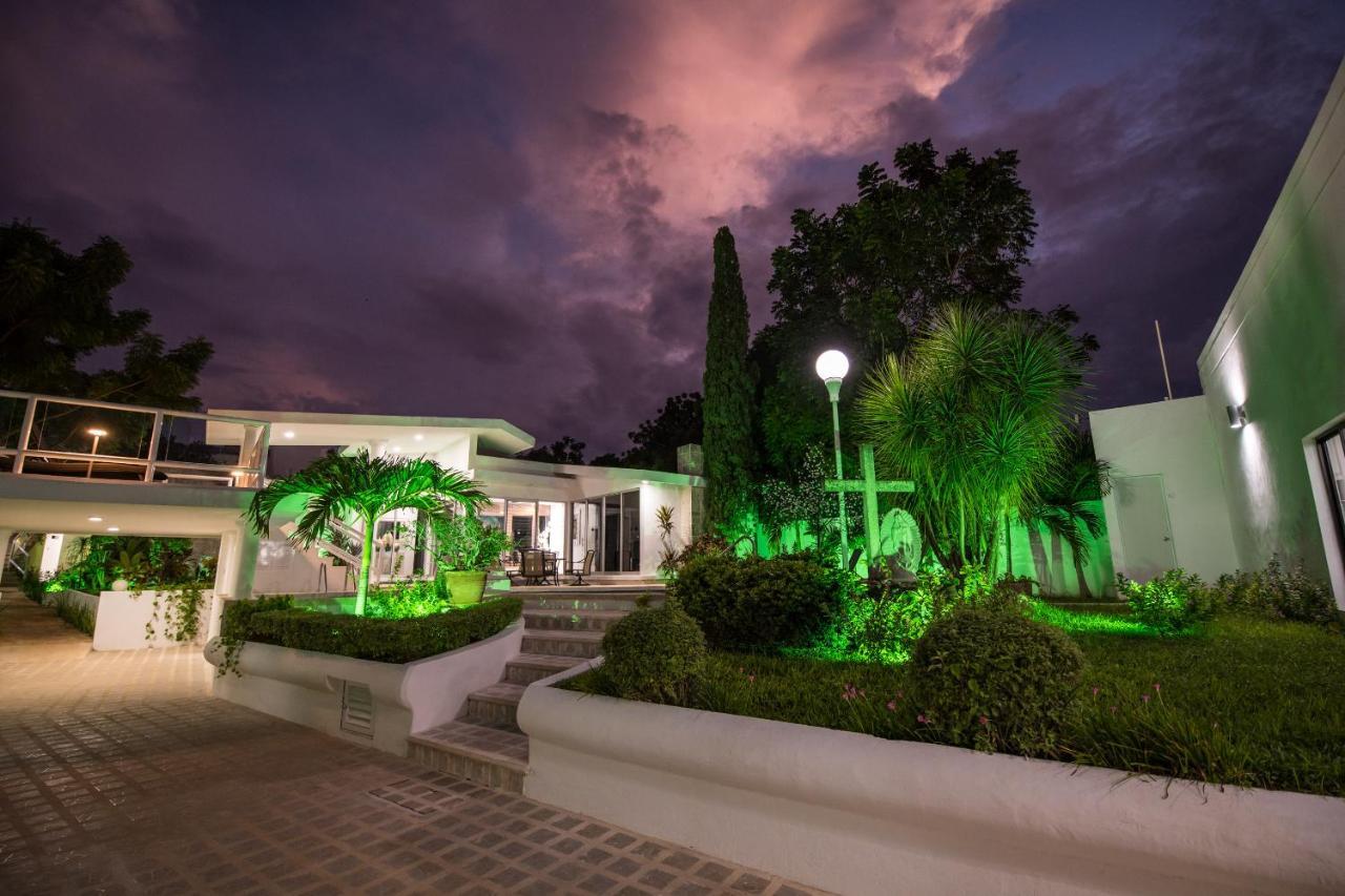 Saastah Hotel Boutique Valladolid  Buitenkant foto